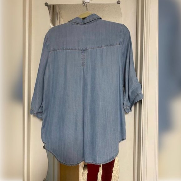 Soft, comfy denim-style shirt w/flared bottom, size Medium - Picture 2 of 7